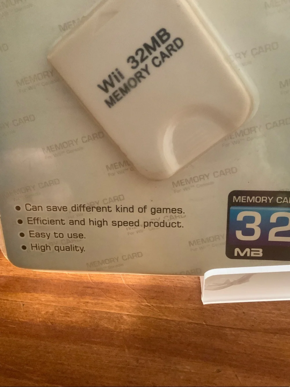 White Wii Memory Cards - 32MB & 64MB Pack